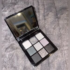 Eyeshadow Palette with Mirror - Black, Gray, Silver Shades